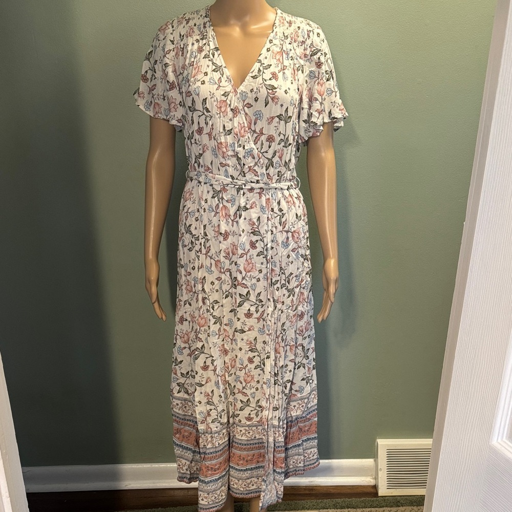Floral Wrap Midi Dress in White and Pink M